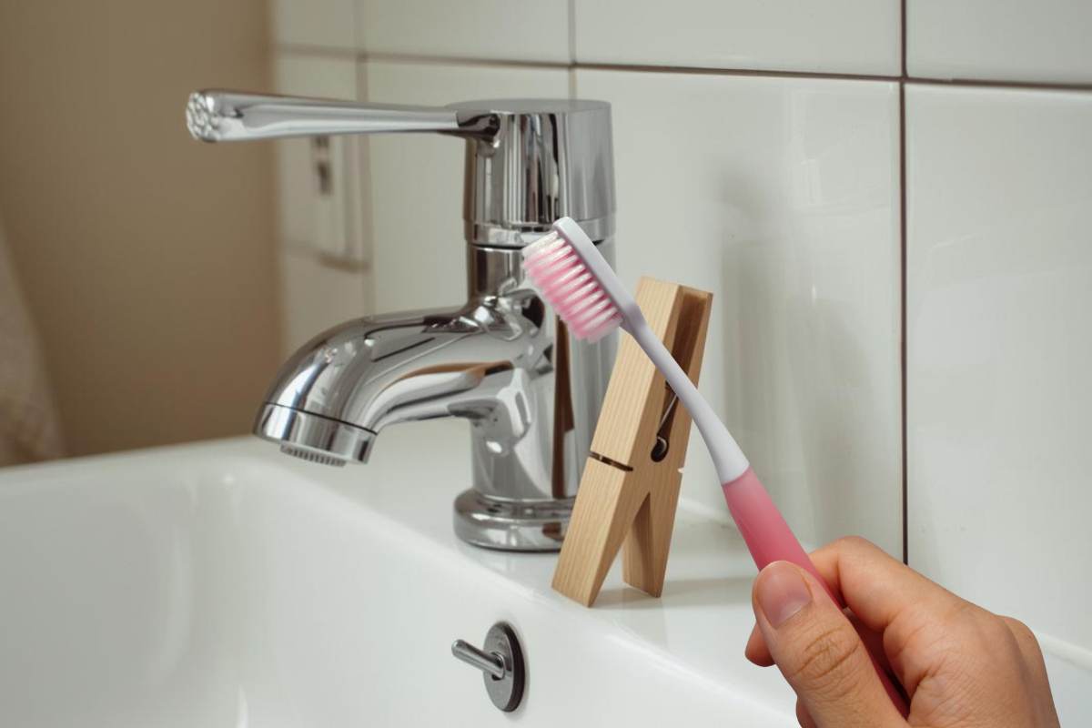 spazzolino lavandino molletta 