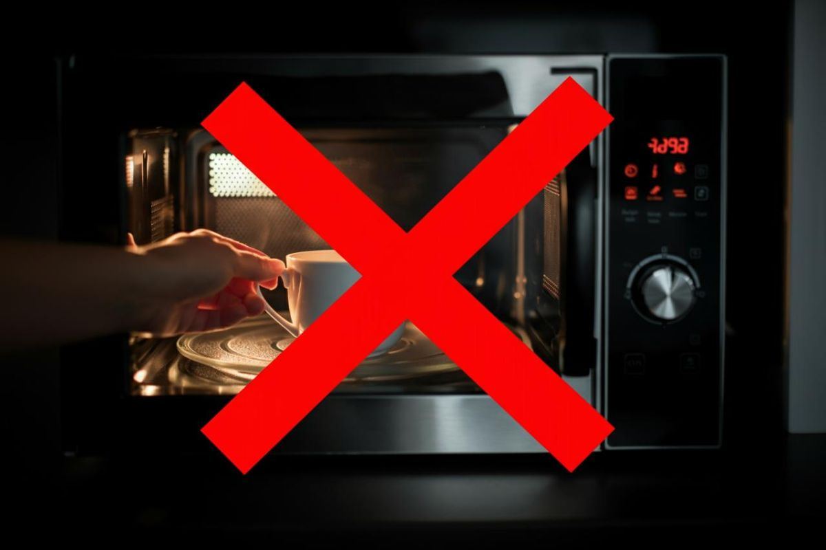 Non riscaldare il tè nel forno a microonde