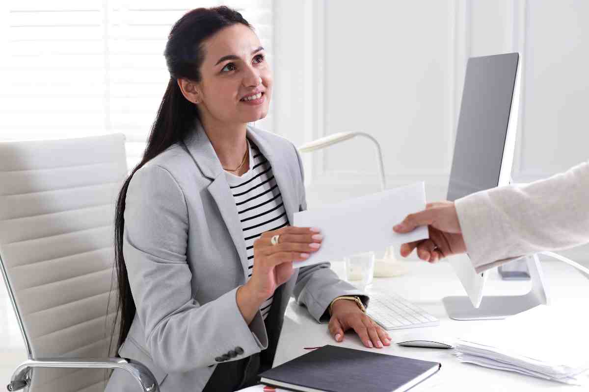 Sai che lo Stato ti paga i debiti se hai questi requisiti? ecco tutti i dettagli